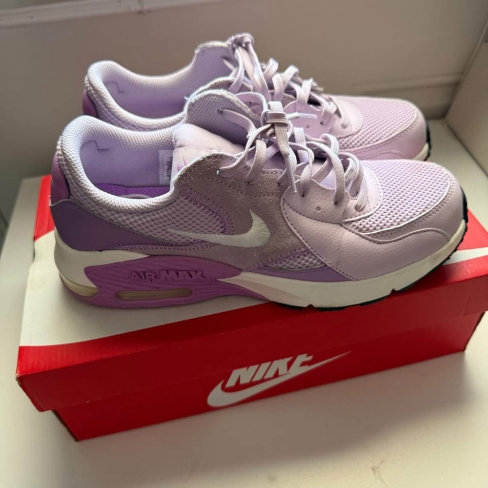Women Nike Air Max Excee Size 9